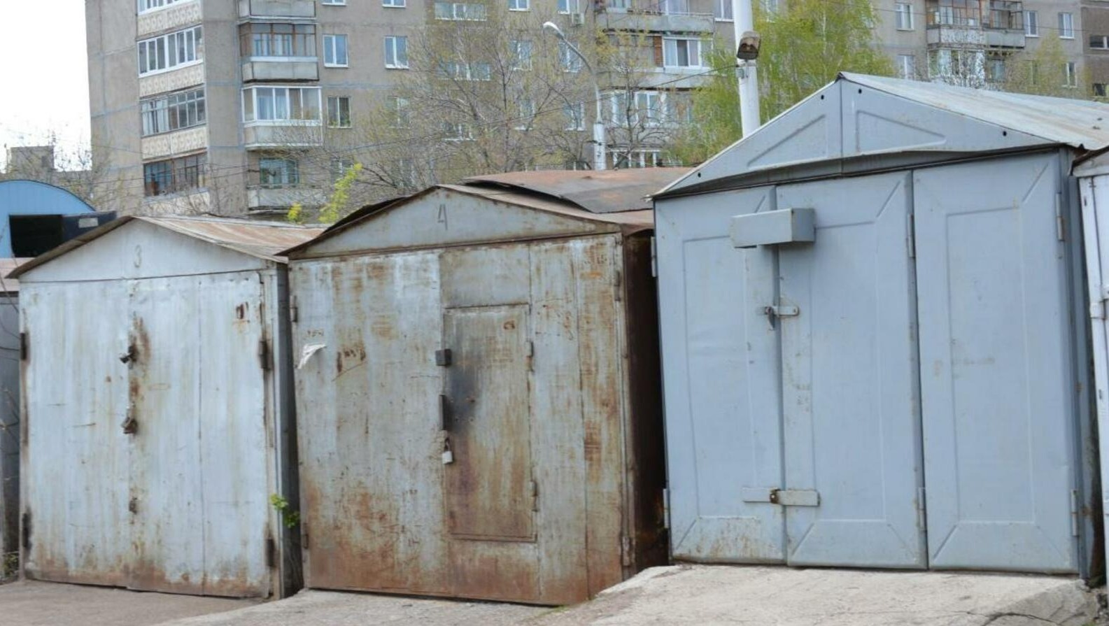В Уфе в металлическом боксе нашли тела парня и девушки