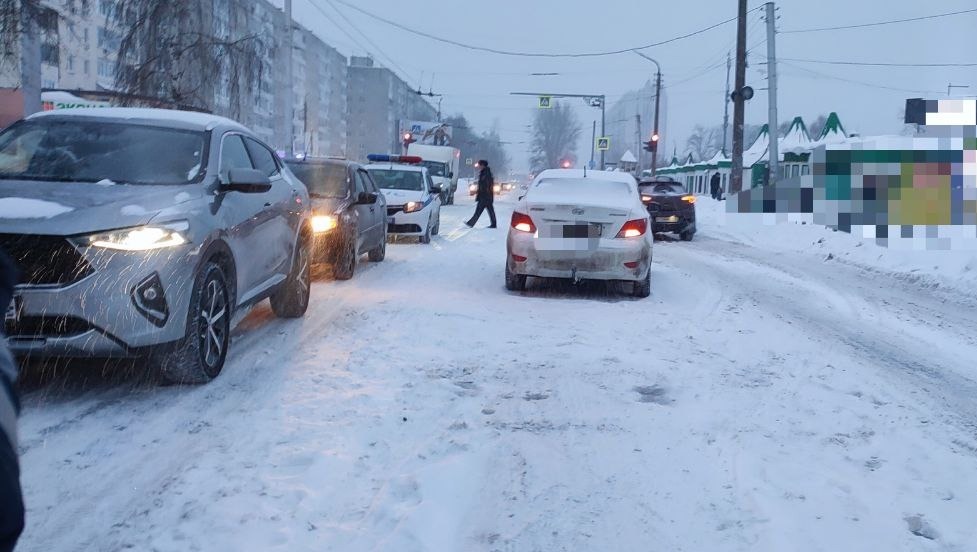 В Уфе 17-летняя студентка попала под колеса иномарки