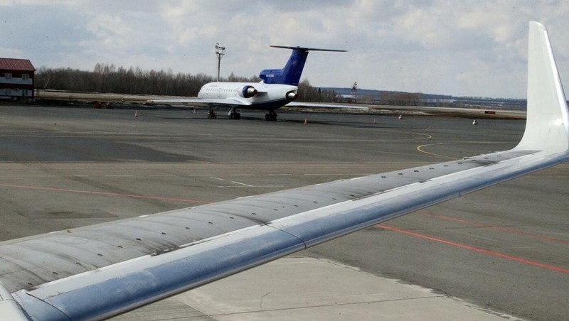 В самолете вылетевшем из Уфы в Омск обнаружили неисправности, воздушное судно отстранено от полетов