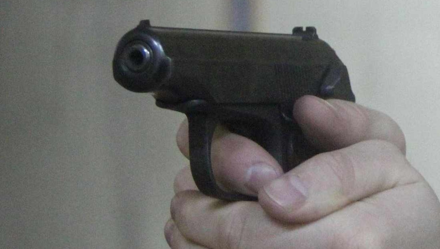  Вооружённый житель Уфы преследовал 14-летнюю девочку