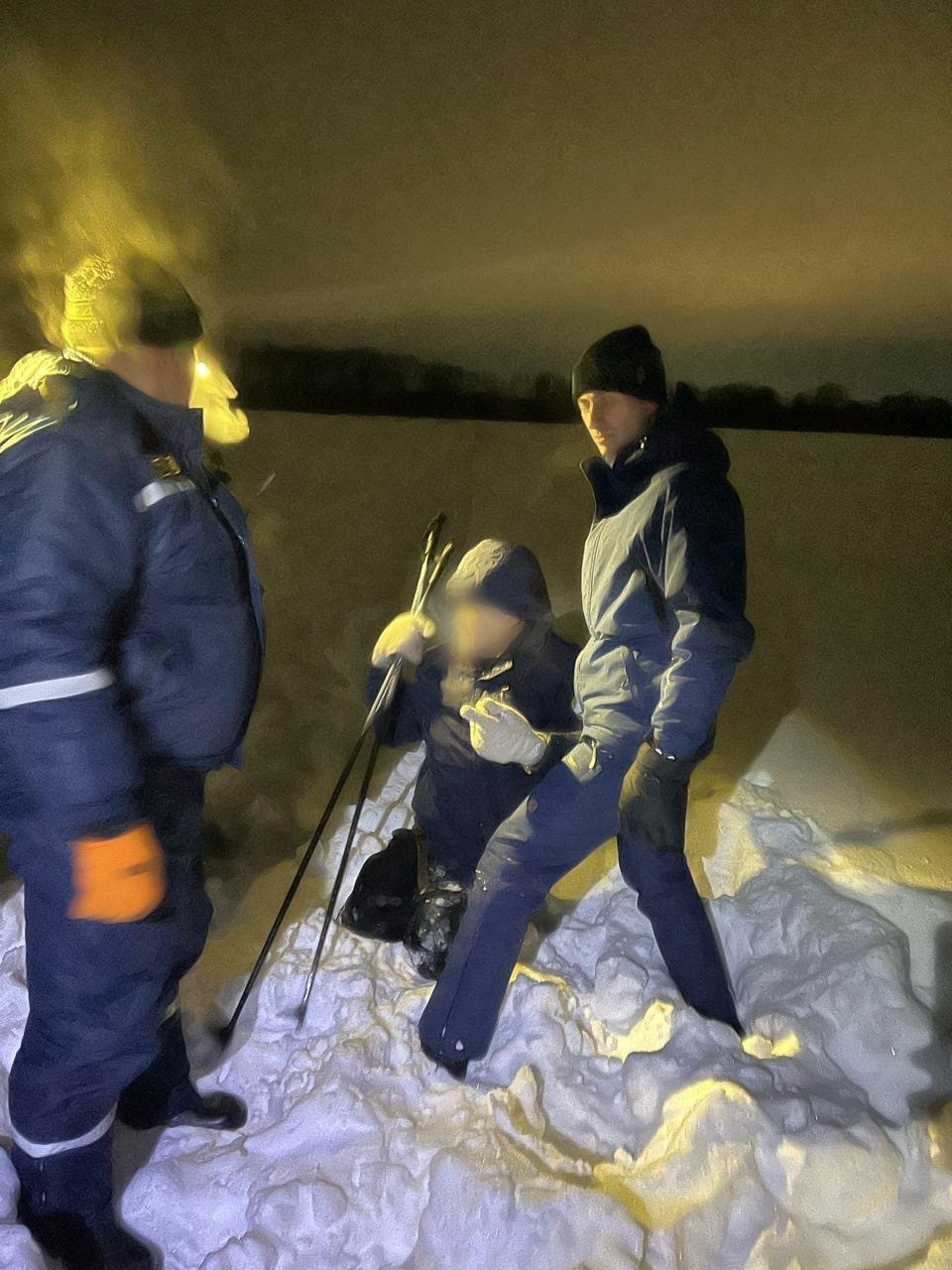 Нетрезвый мужчина в Уфе едва не замерз в сугробе