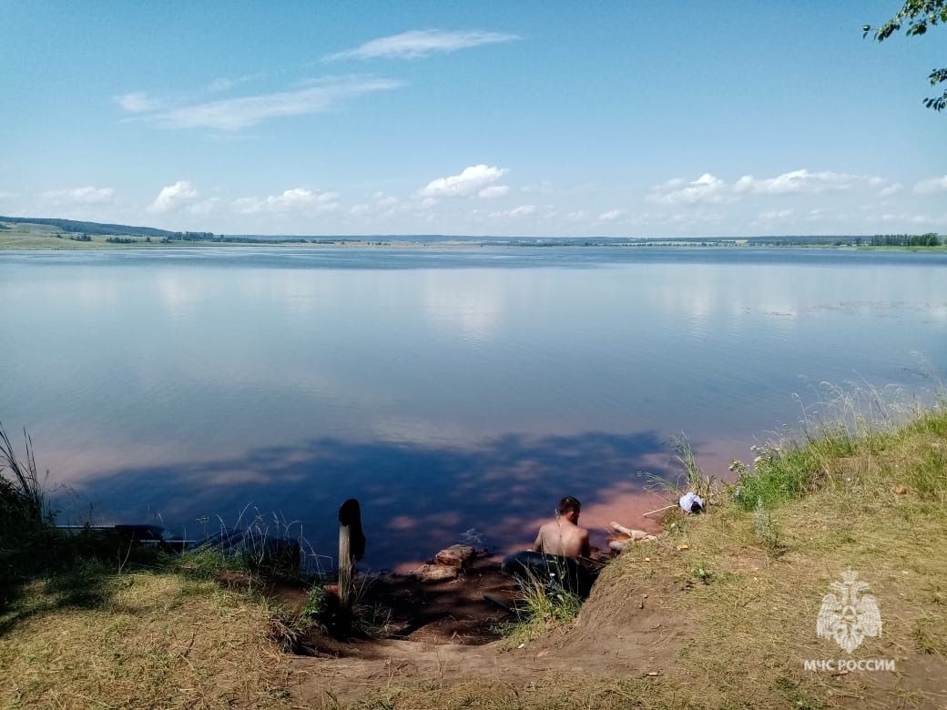 Пытались спасти: в Башкирии в пруду на глазах у друзей утонул мужчина 