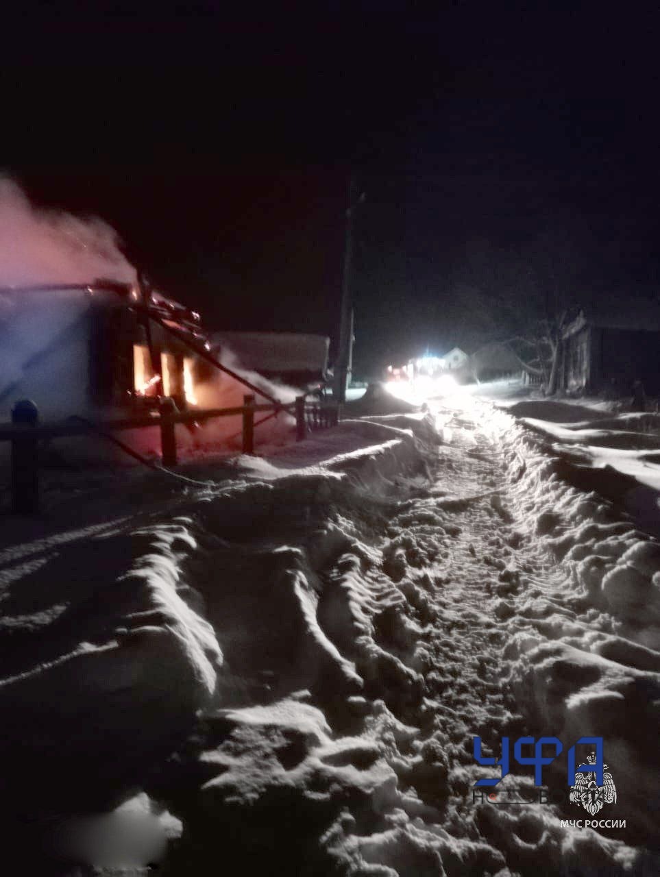 Двое мужчин серьёзно пострадали при пожаре в Башкирии 