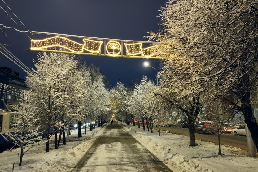 Уфа засветилась: на улицах города появилась иллюминация 