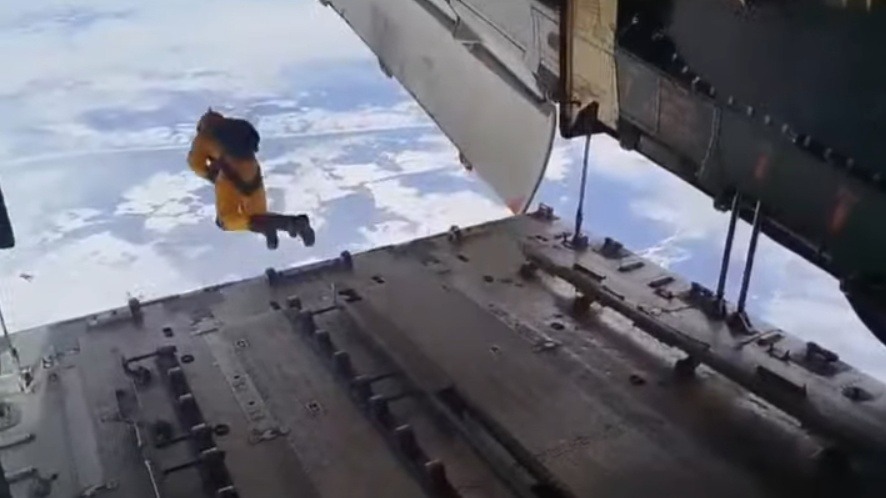 Музыкант из Уфы совершит прыжок из стратосферы на Северный полюс