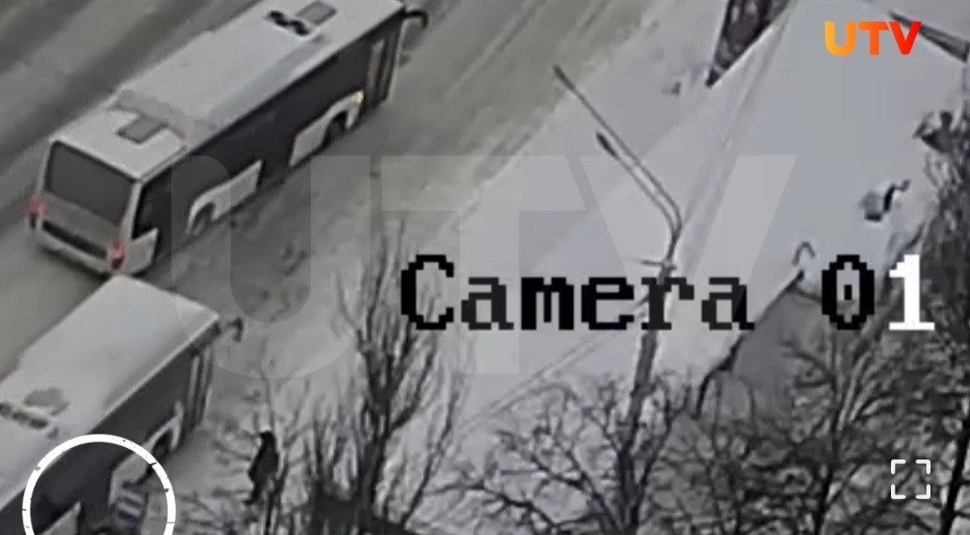 Чудом остался жив: в Уфе подросток чуть не попал под колёса автобуса