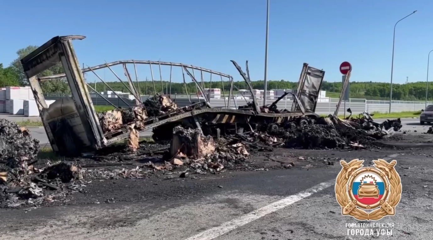 Под Уфой сгорели фура и легковое авто: есть погибший