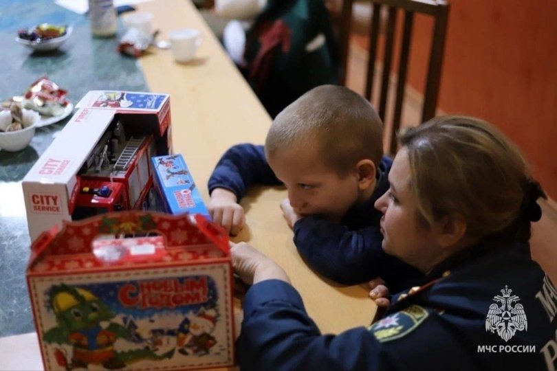 Сотрудники МЧС Уфы выполнили мечту ребенка 