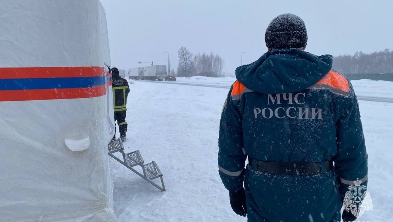 В Башкирии продолжают перекрывать трассы из-за метели