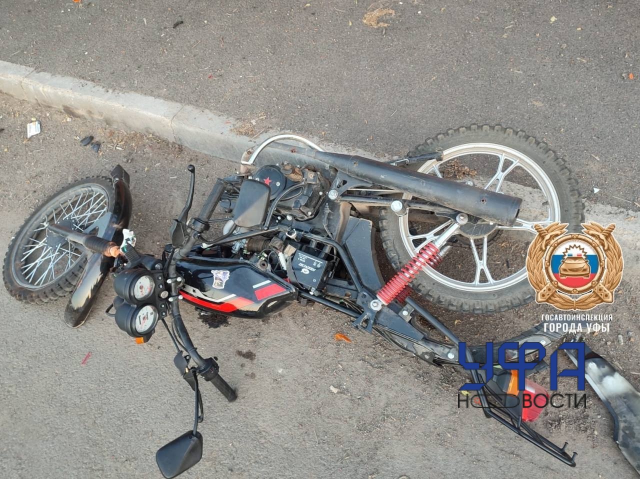 В Уфе 15-летний подросток на мопеде врезался в здание